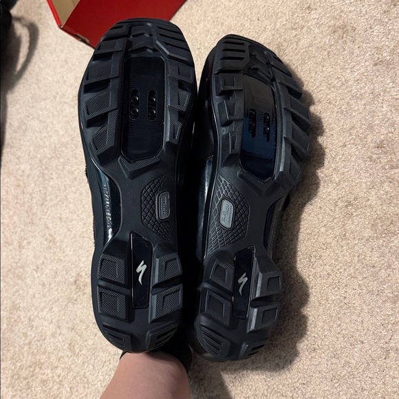 Specialized Men's Black Athletic Cycling Shoes - Picture 9 of 9